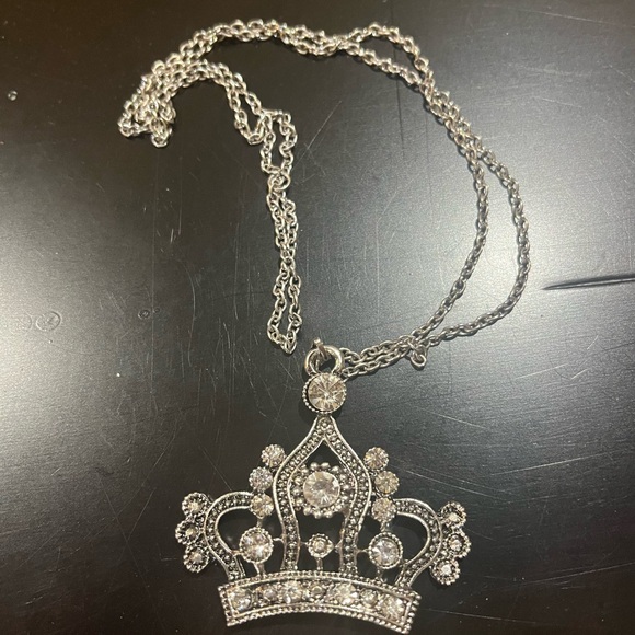 Crown Rhinestone Pendant & Chain - Picture 4 of 11